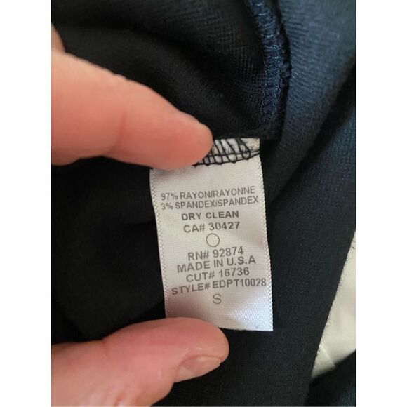 Ella Moss Frida dress in size small long sleeve and never worn. Lightly padded - Picture 12 of 14